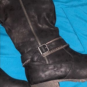 Tall black boots -brand new